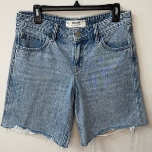 Hollister Low Rise Baggy Jorts Denim Shorts Light Wash Frayed Hem Size 4 W27